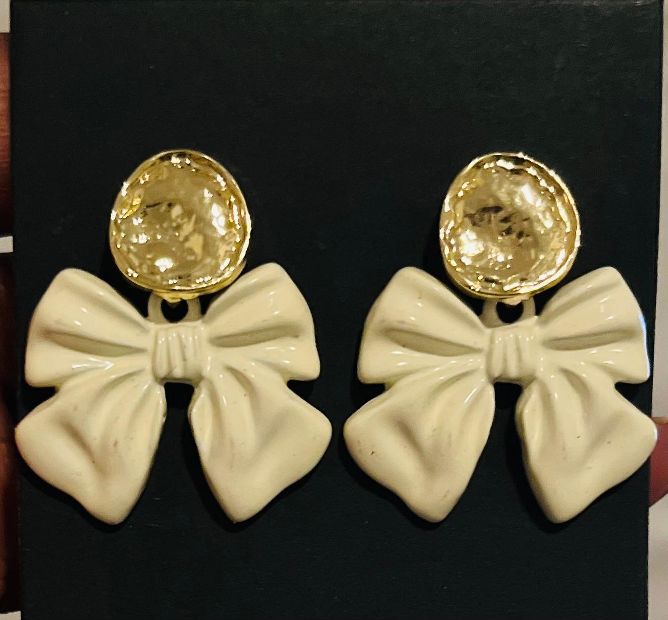 Classy Bow earings